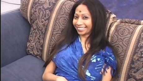 I fuck the Indian wife of my younger brother and don't regret it