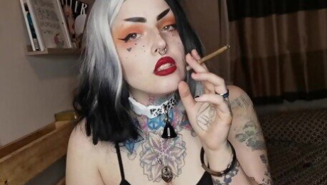 Smoking Hot Goth Alternative