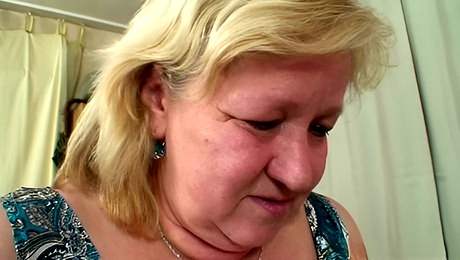 Superb sugar's hairy pussy action