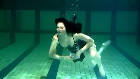 Wild Irina watersports smut Underwater Show